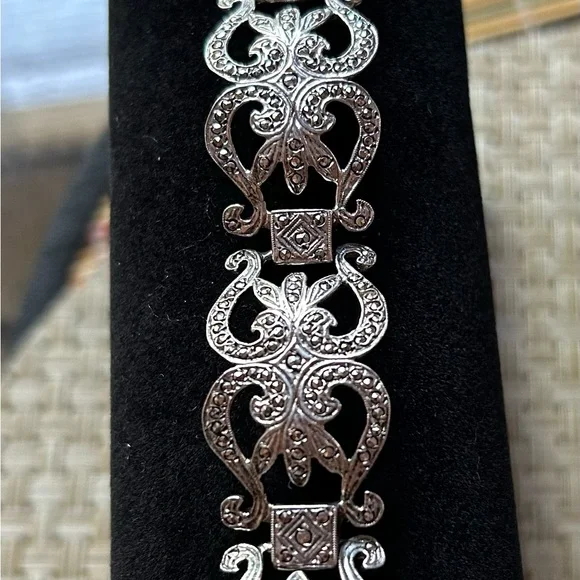 Vintage 1930's Sterling Silver Marcasite Bracelet - Picture 7 of 7